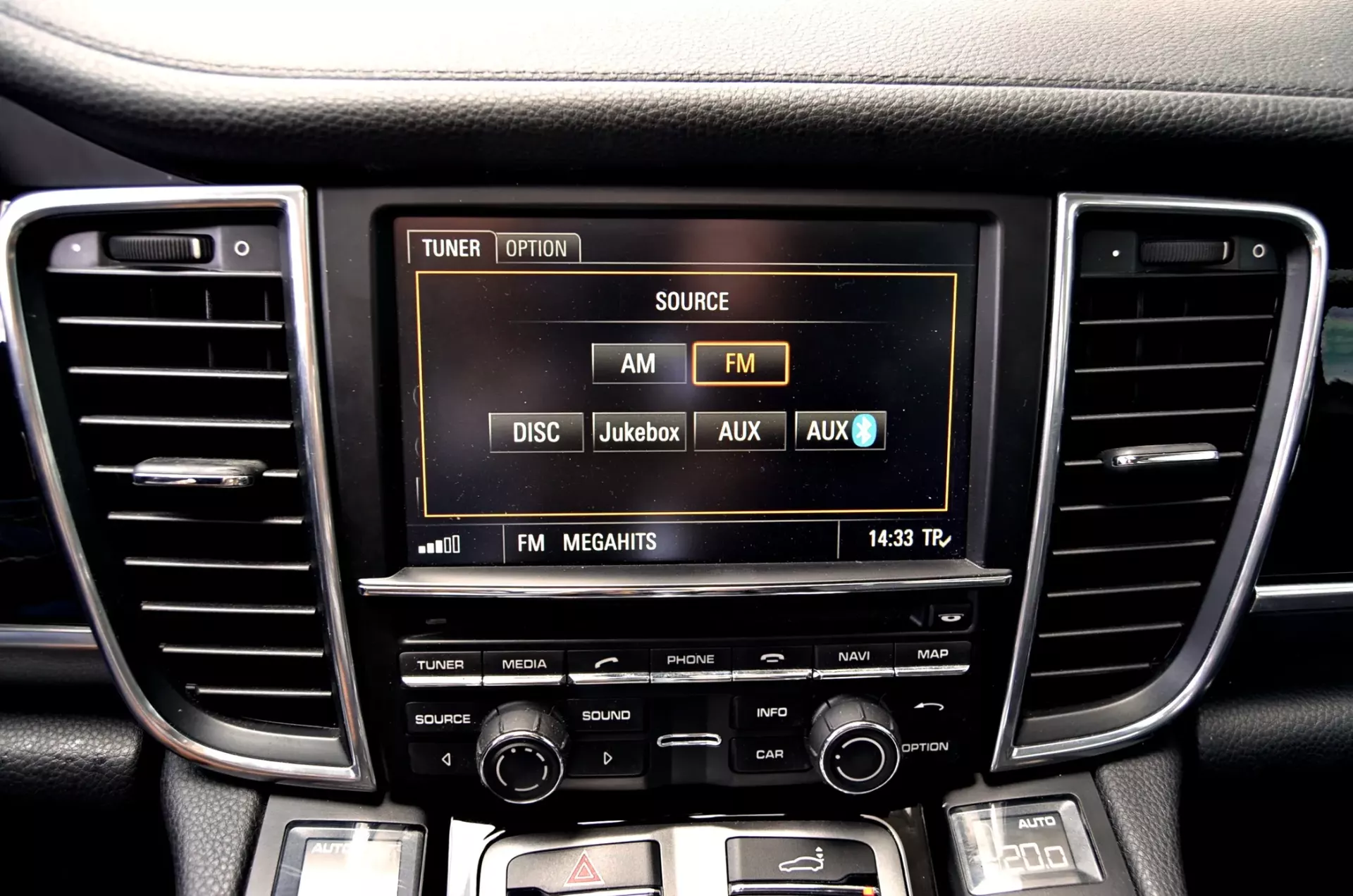 Porsche Panamera Platinum Edition 26