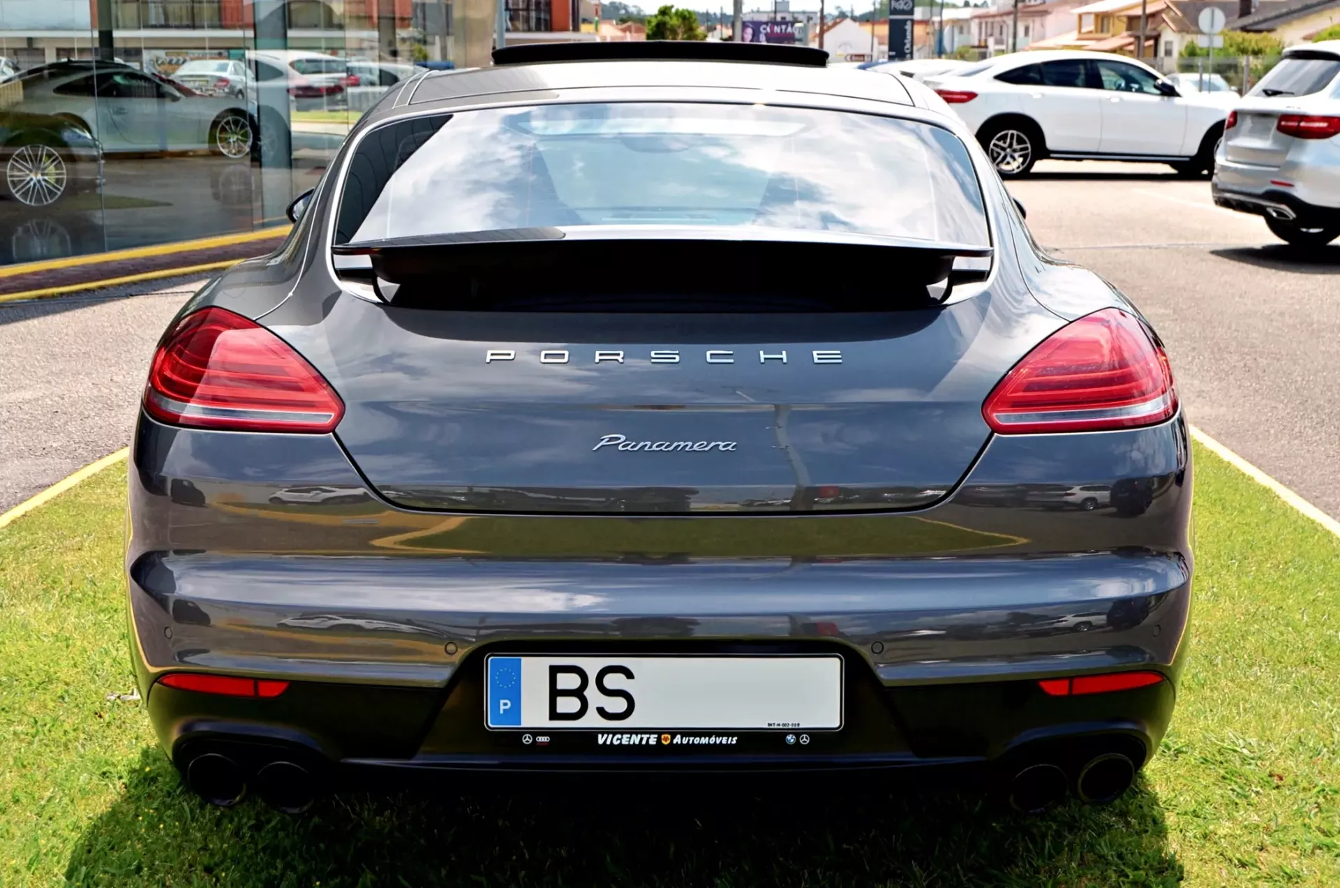 Porsche Panamera Platinum Edition 37