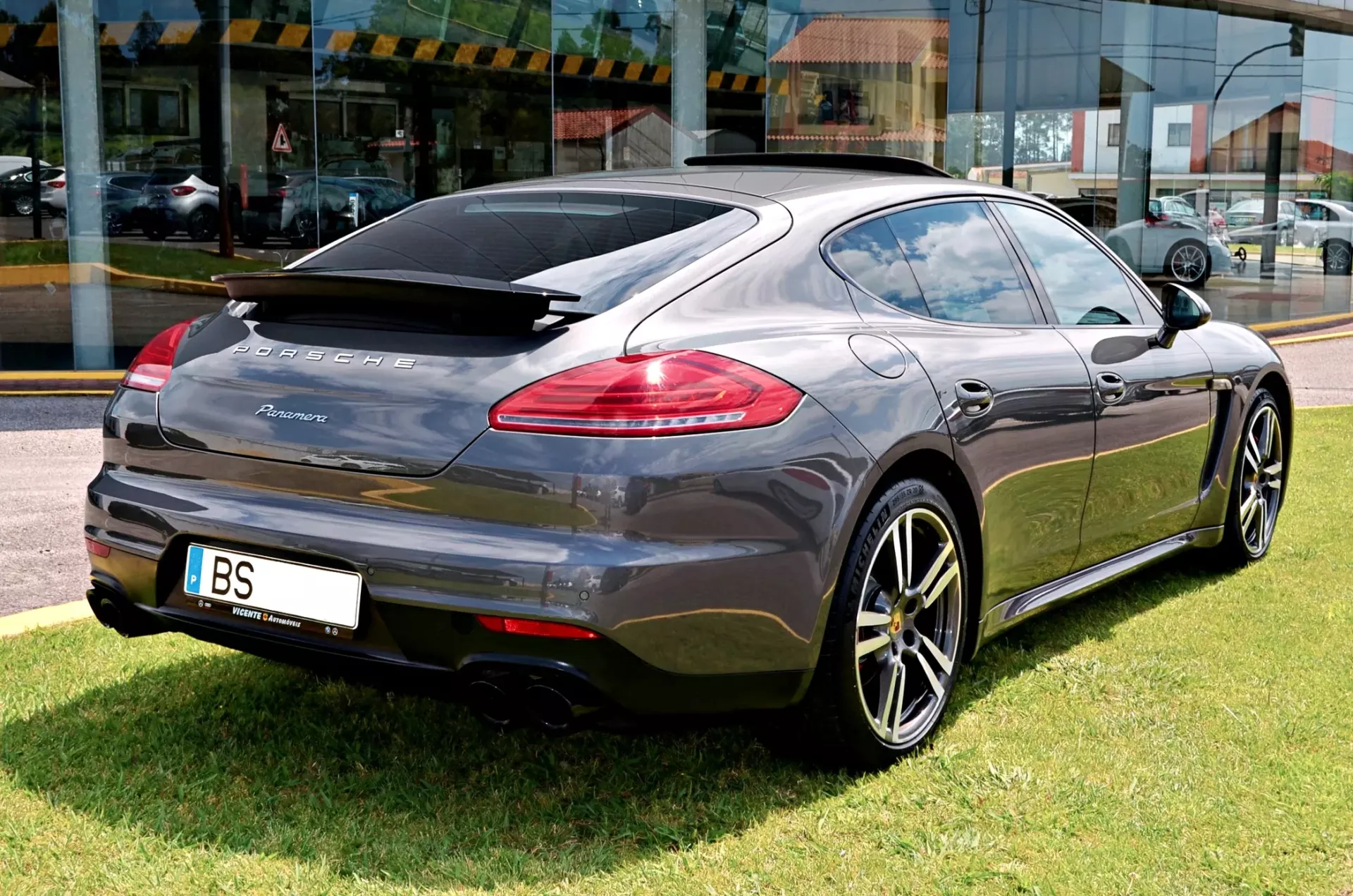 Porsche Panamera Platinum Edition 38
