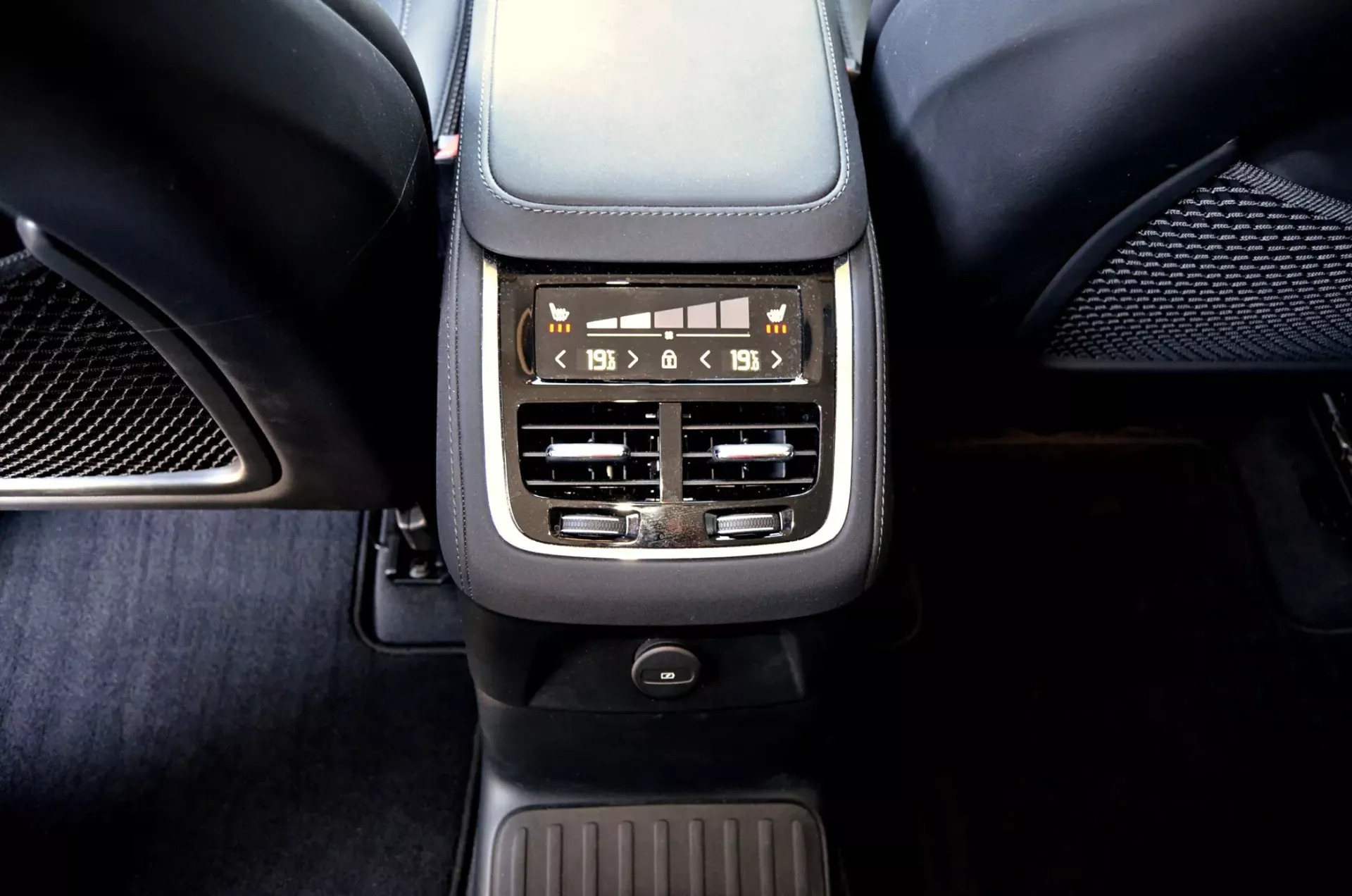 Volvo XC 90 2.0 T8 PHEV Inscription Expression AWD 13