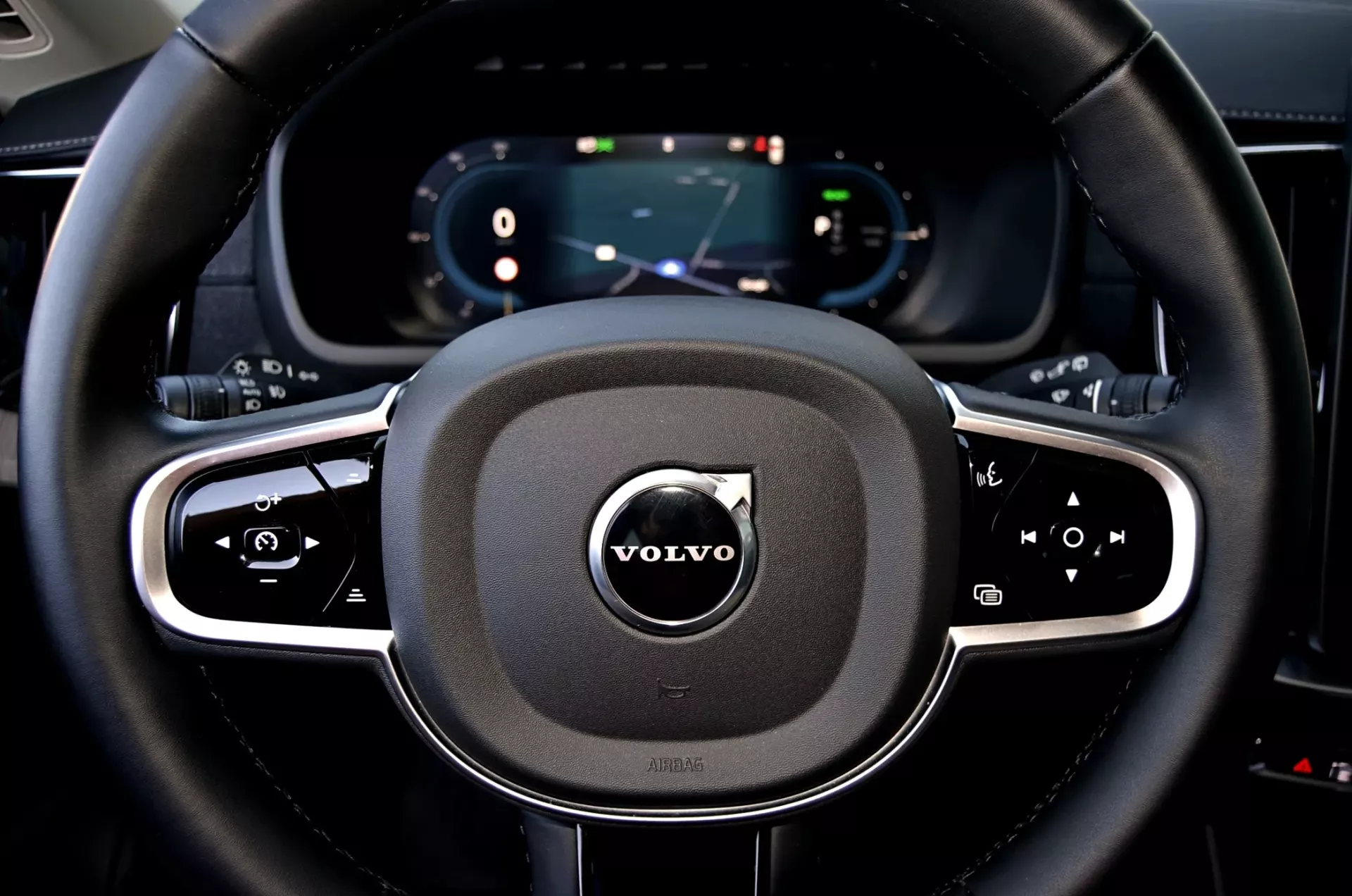 Volvo XC 90 2.0 T8 PHEV Inscription Expression AWD 18