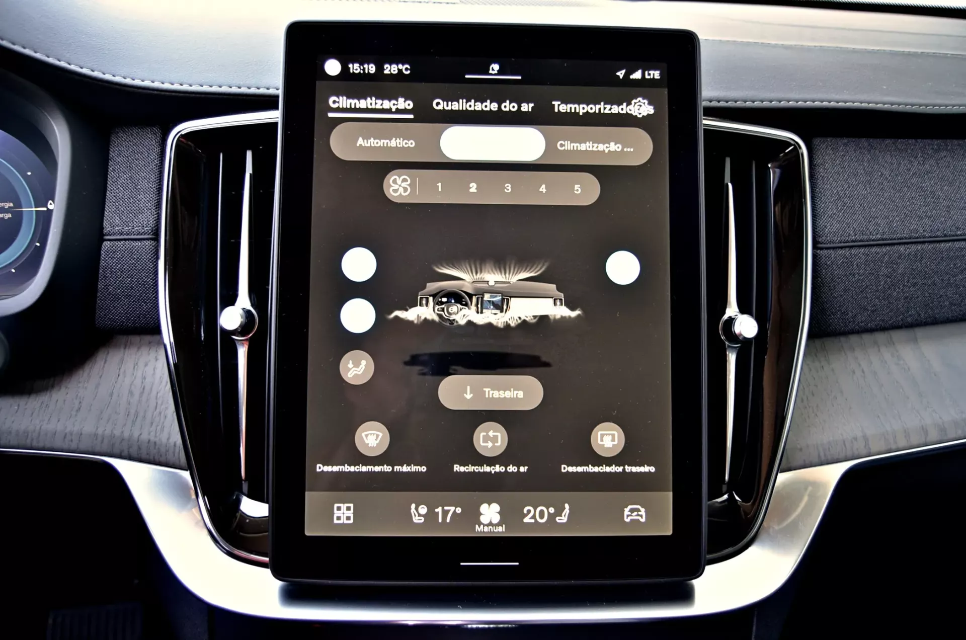 Volvo XC 90 2.0 T8 PHEV Inscription Expression AWD 27