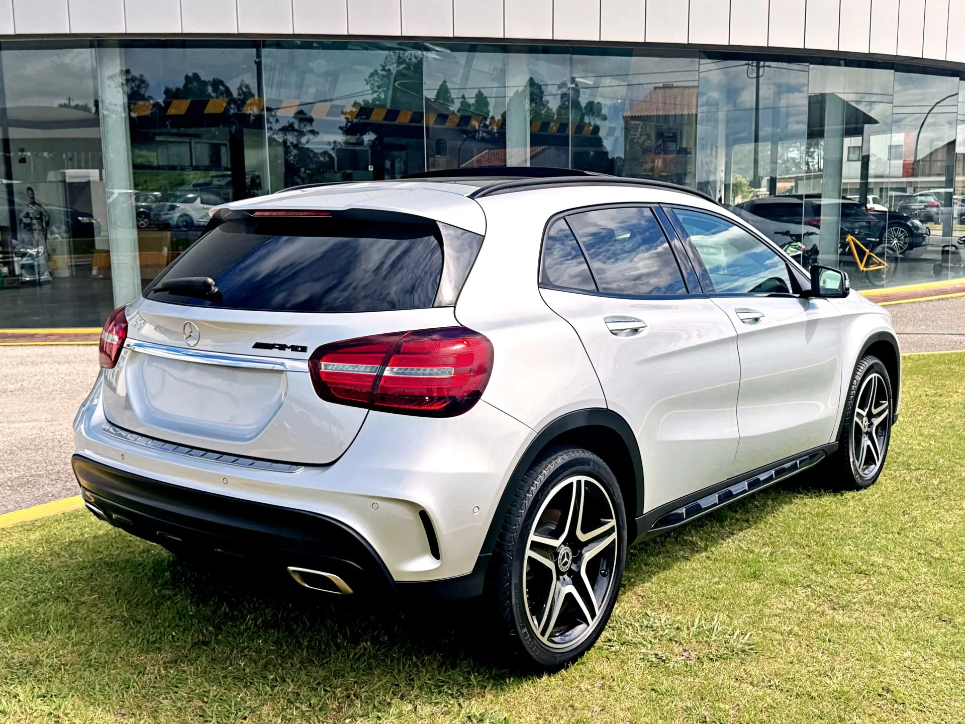 Mercedes-Benz GLA 200 d 7G-DCT AMG Line 47
