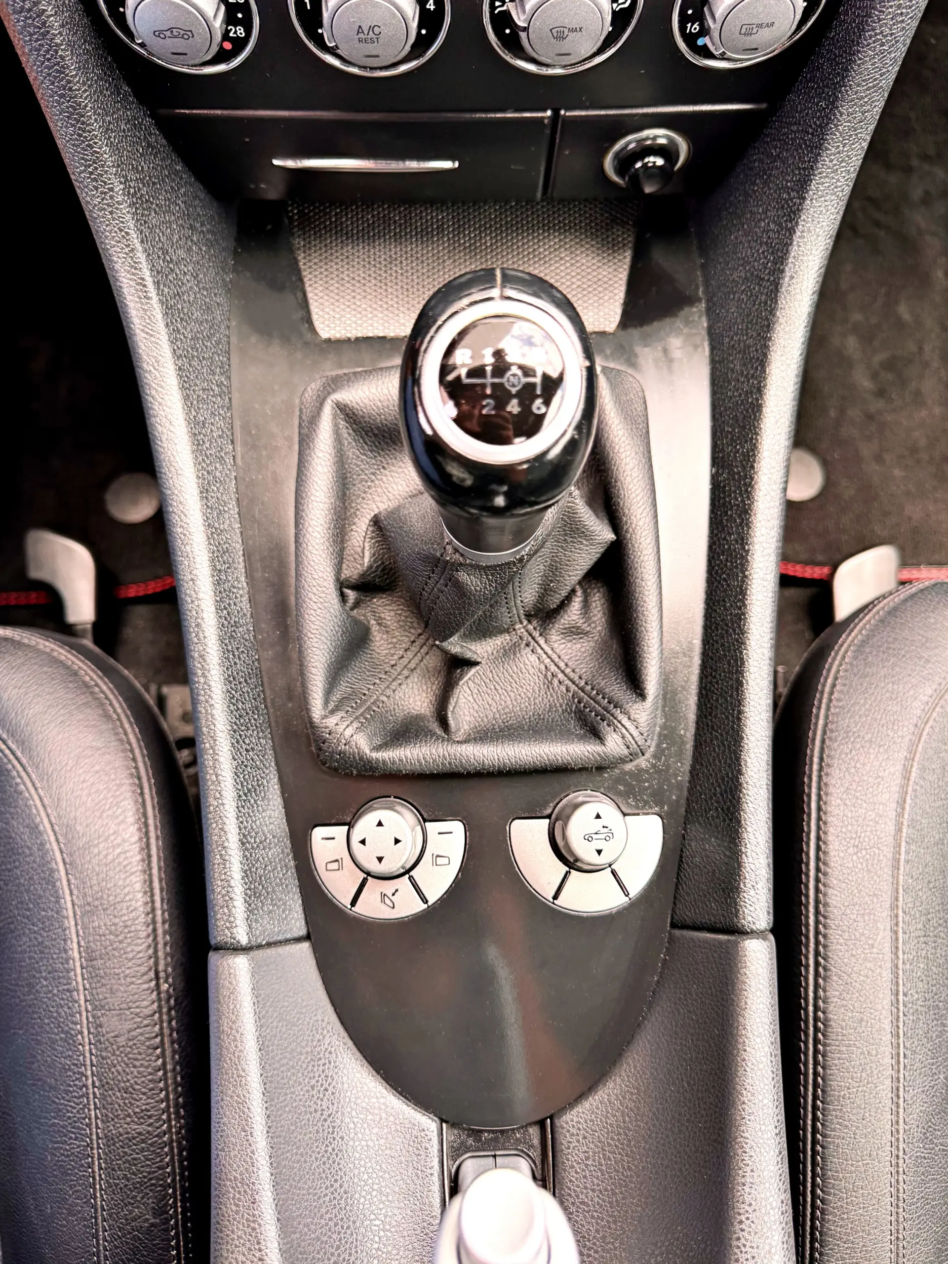 Mercedes-Benz SLK 200 Outro 20