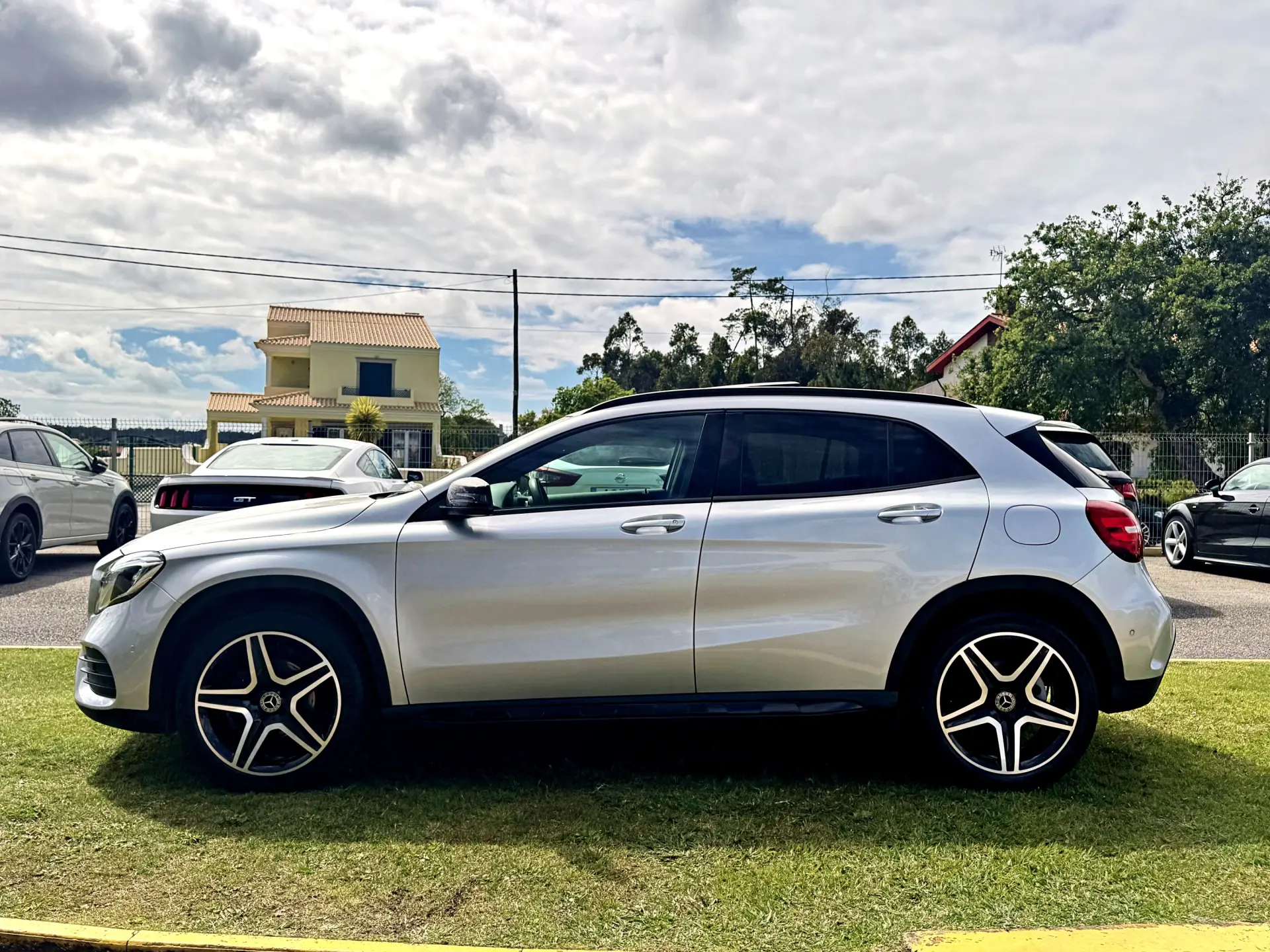 Mercedes-Benz GLA 200 d 7G-DCT AMG Line 4