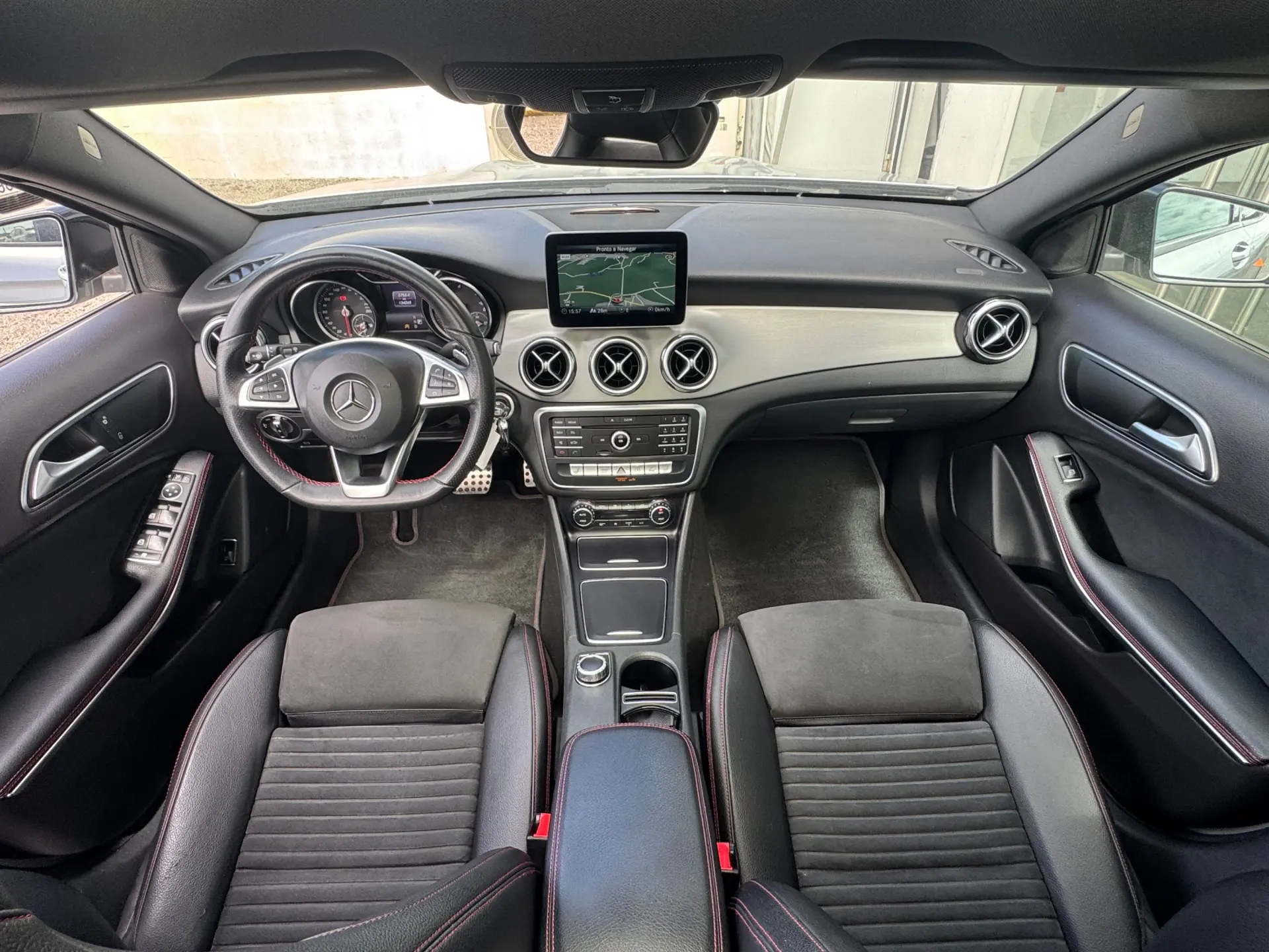 Mercedes-Benz GLA 200 d 7G-DCT AMG Line 6