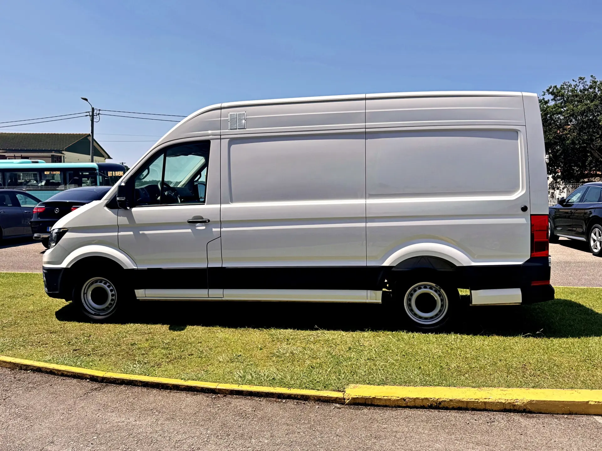 Volkswagen Crafter 35 2.0 TDI L3H2 4