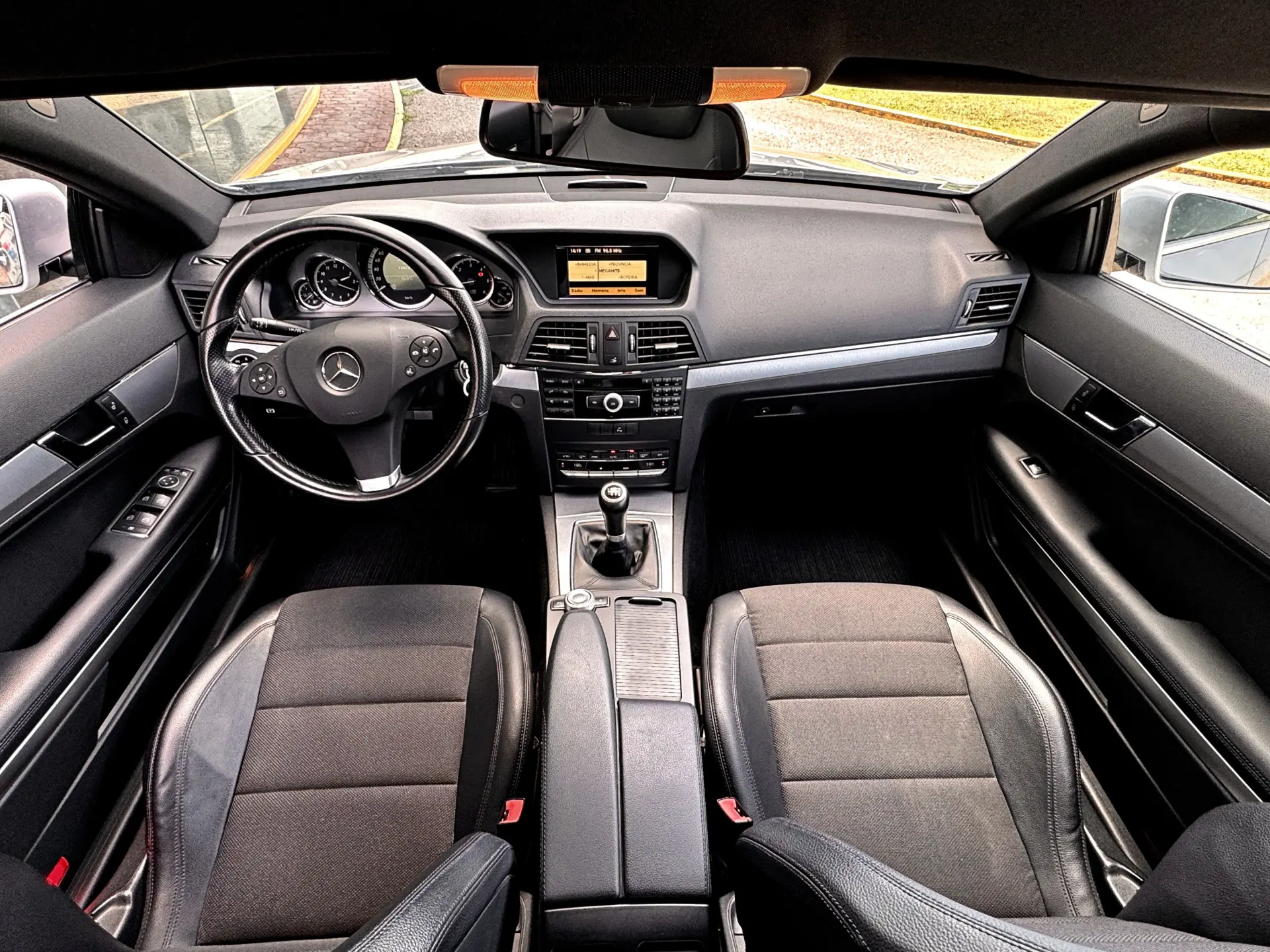 Mercedes-Benz E 220 CDi Avantgarde BlueEfficiency 6
