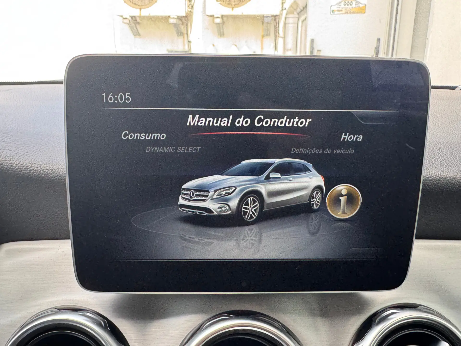 Mercedes-Benz GLA 200 d 7G-DCT AMG Line 34
