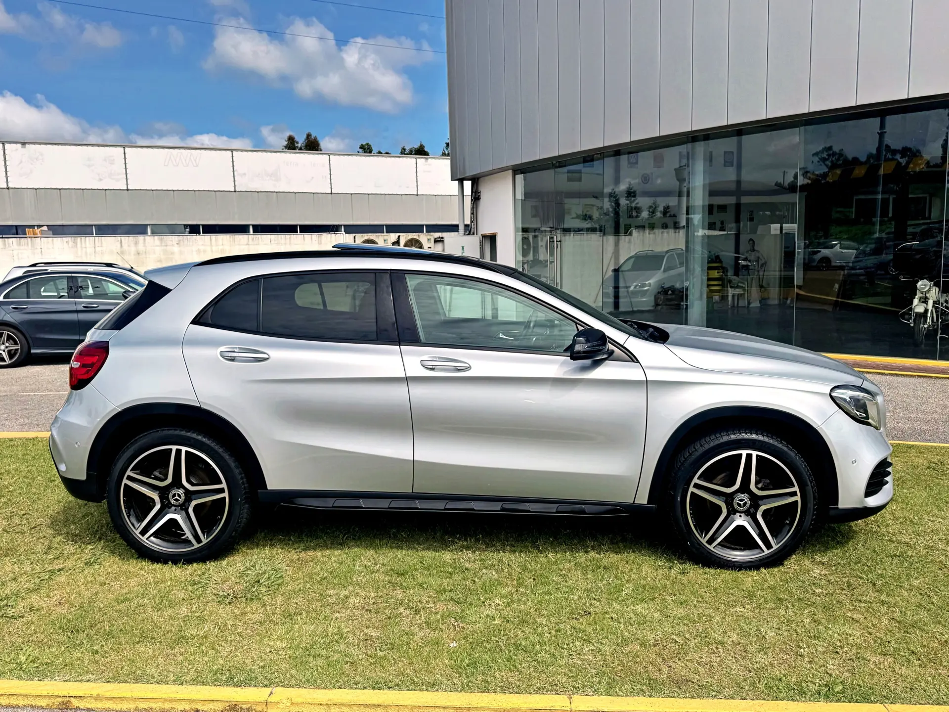 Mercedes-Benz GLA 200 d 7G-DCT AMG Line 48