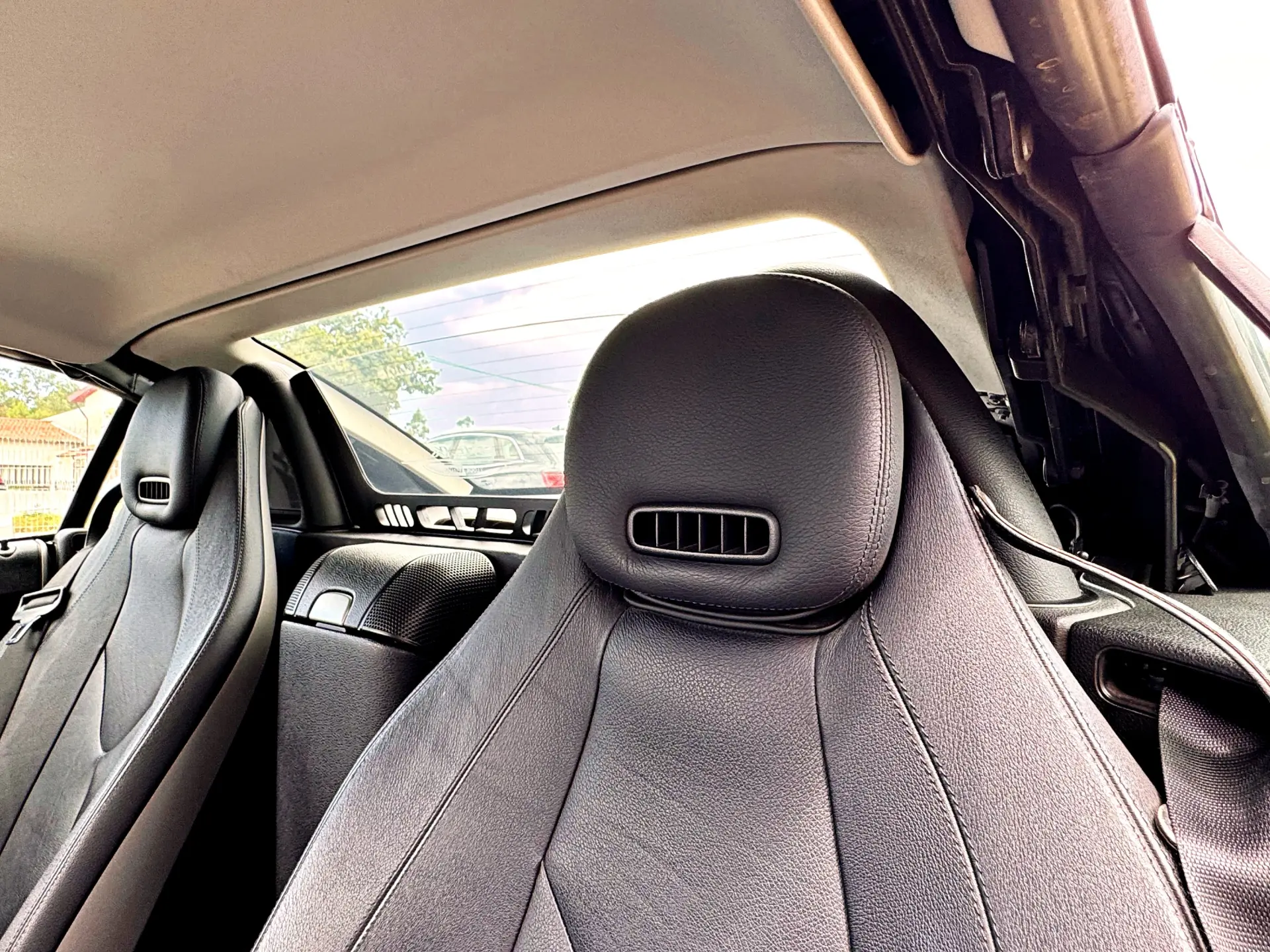 Mercedes-Benz SLK 200 Outro 13