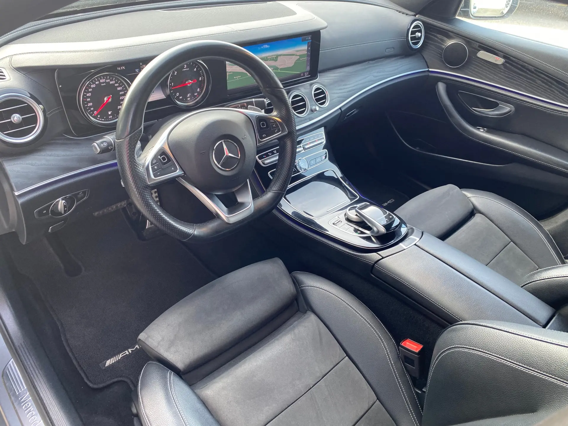 Mercedes-Benz E 220 d AMG Line 7