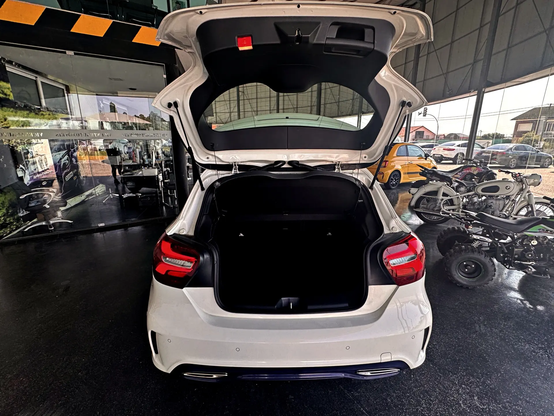 Mercedes-Benz A 180 d AMG Line Aut. 49
