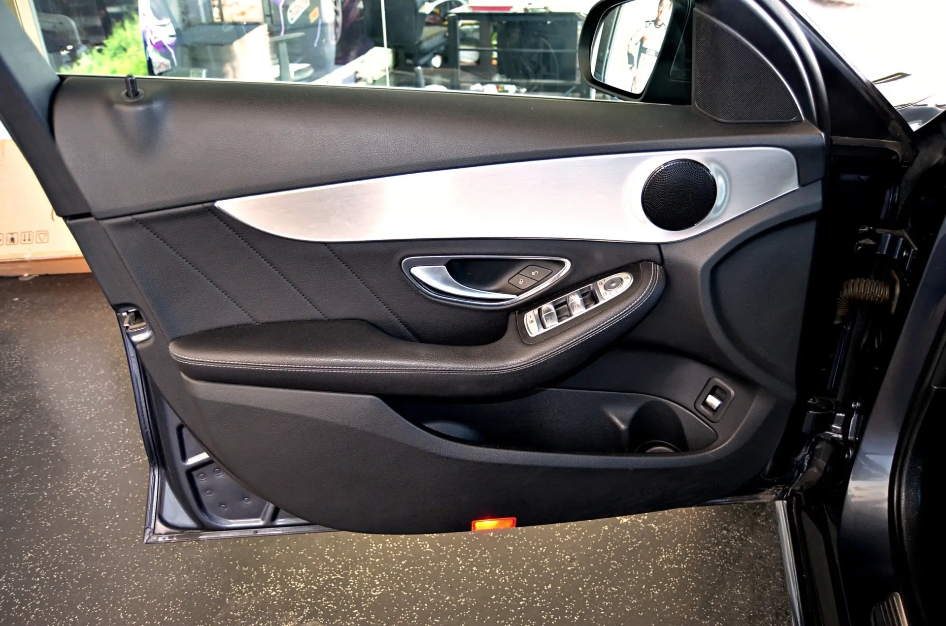 Mercedes-Benz C 300 BlueTEC Hybrid AMG Line 9