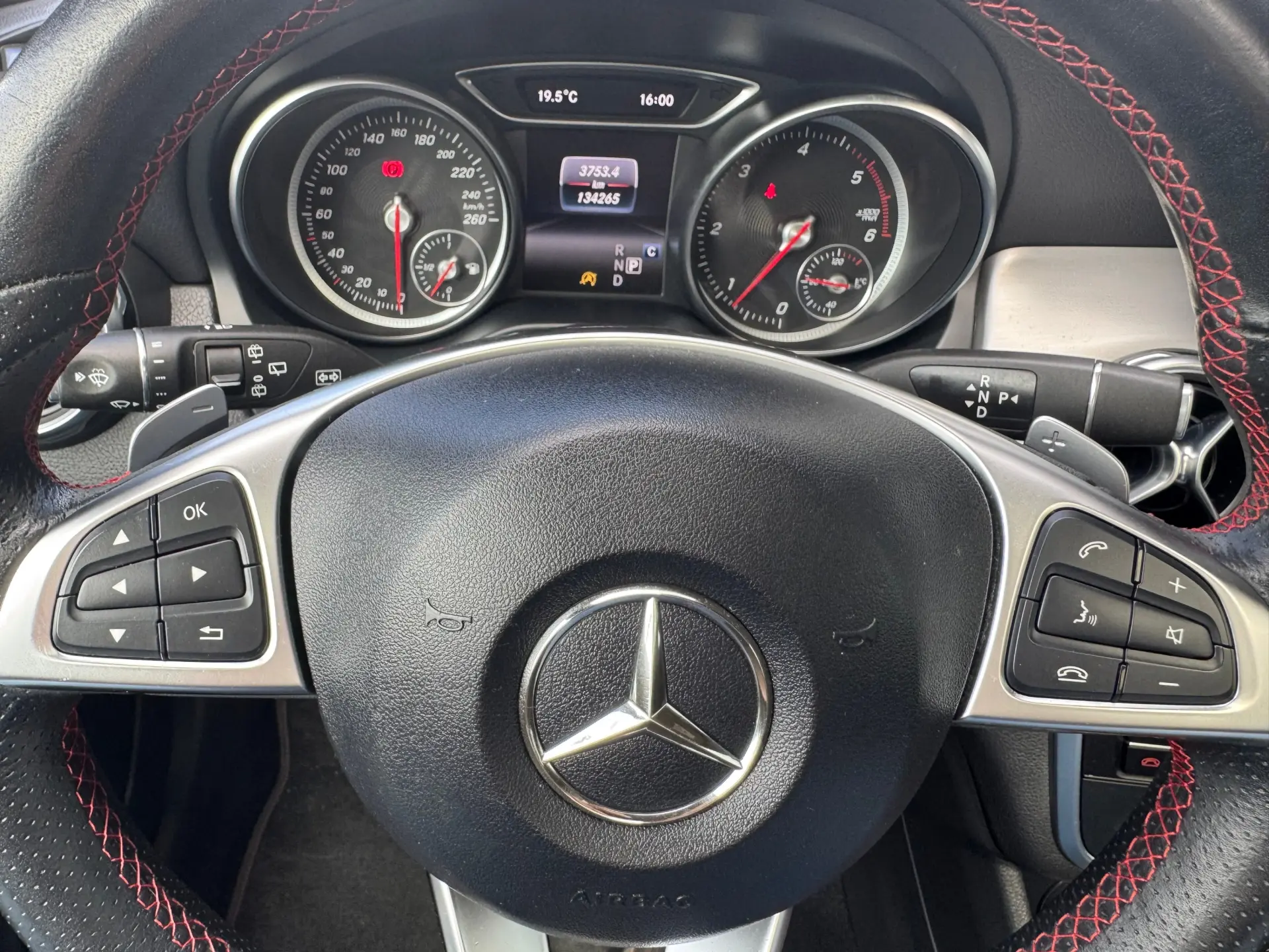 Mercedes-Benz GLA 200 d 7G-DCT AMG Line 16