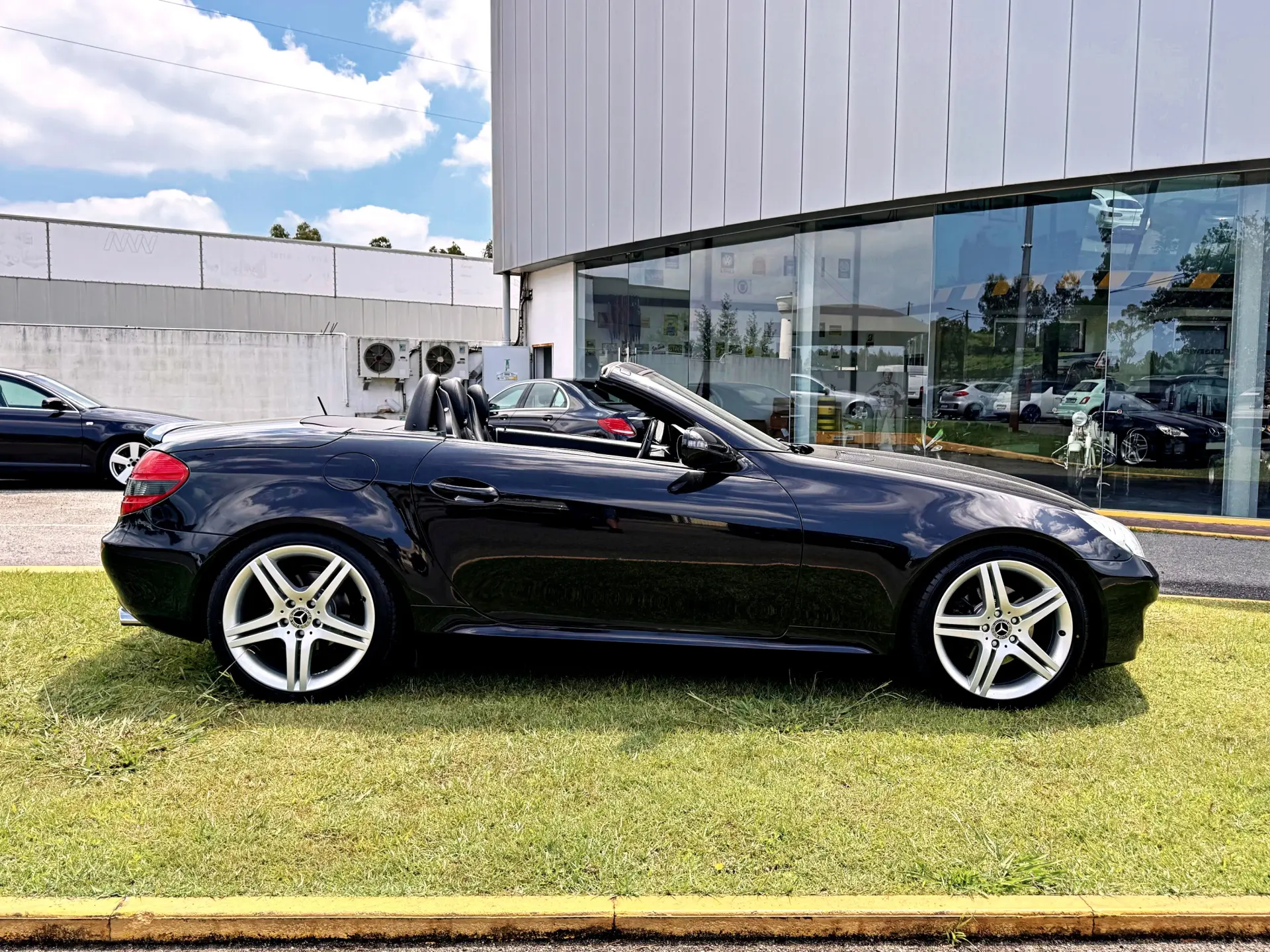 Mercedes-Benz SLK 200 Outro 8