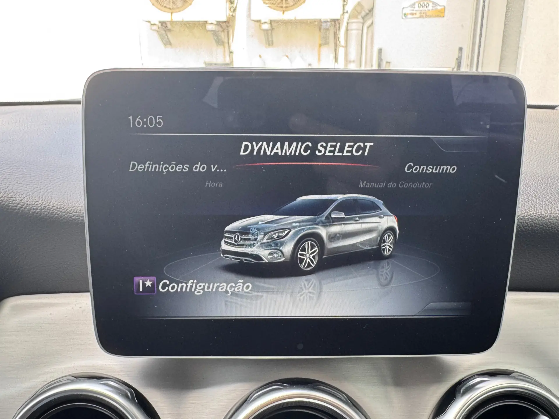 Mercedes-Benz GLA 200 d 7G-DCT AMG Line 33