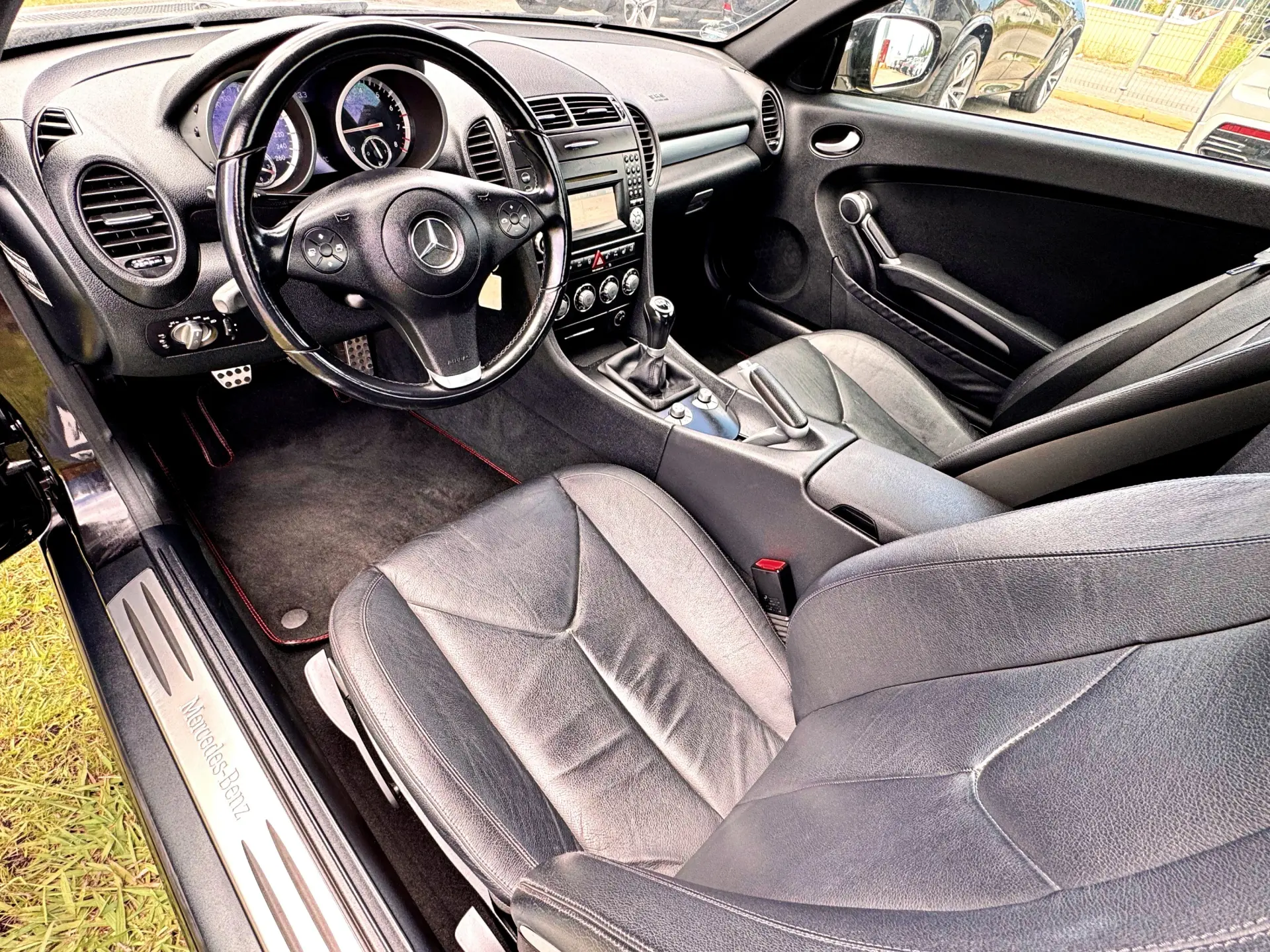 Mercedes-Benz SLK 200 Outro 11