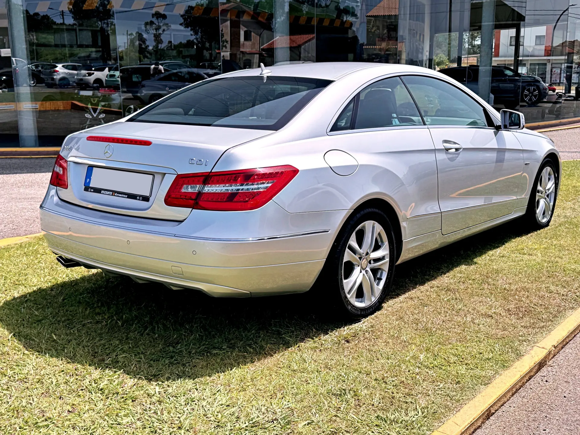 Mercedes-Benz E 220 CDi Avantgarde BlueEfficiency 28