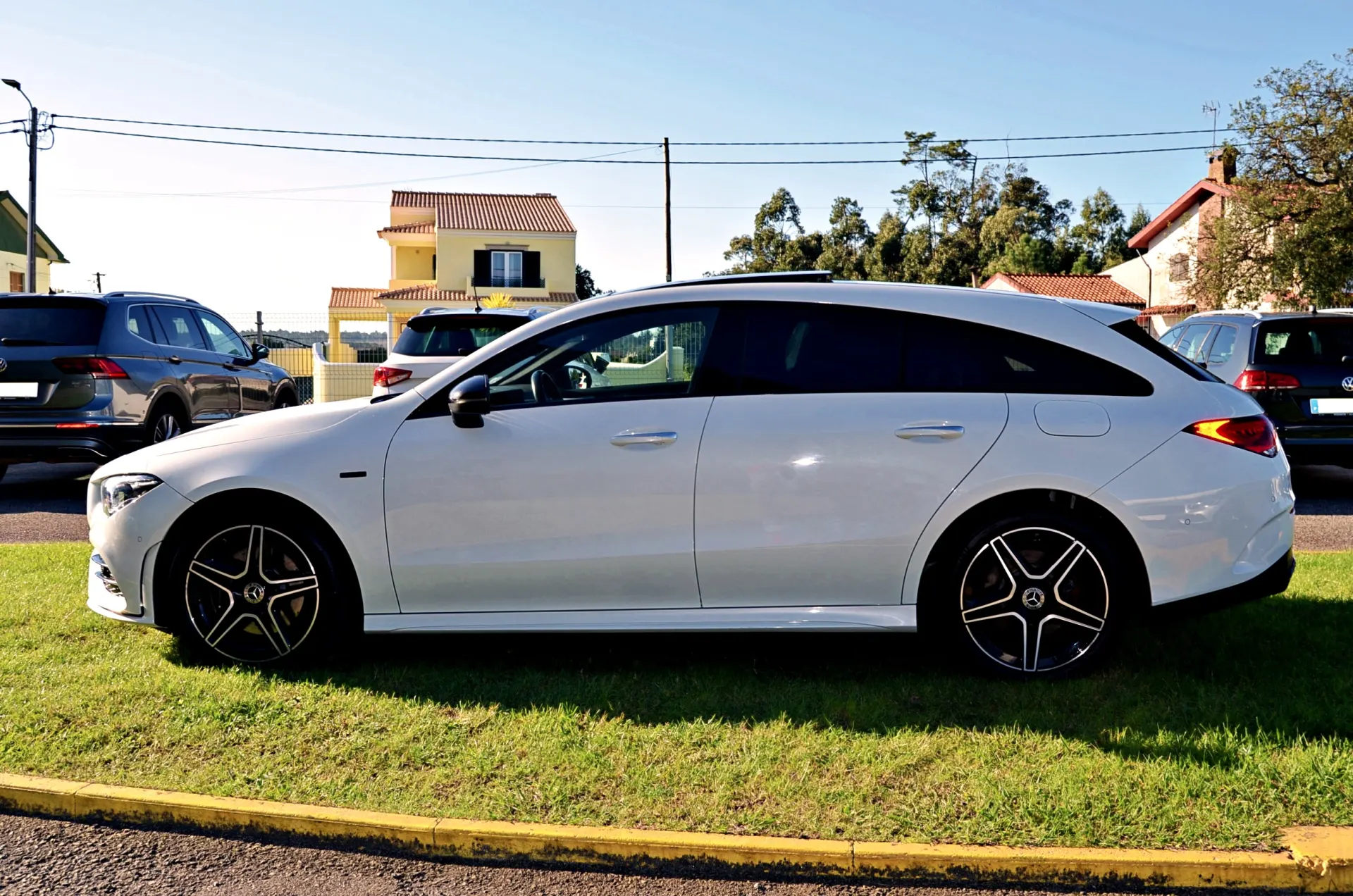Mercedes-Benz CLA 250 e Shooting Brake AMG Line 4