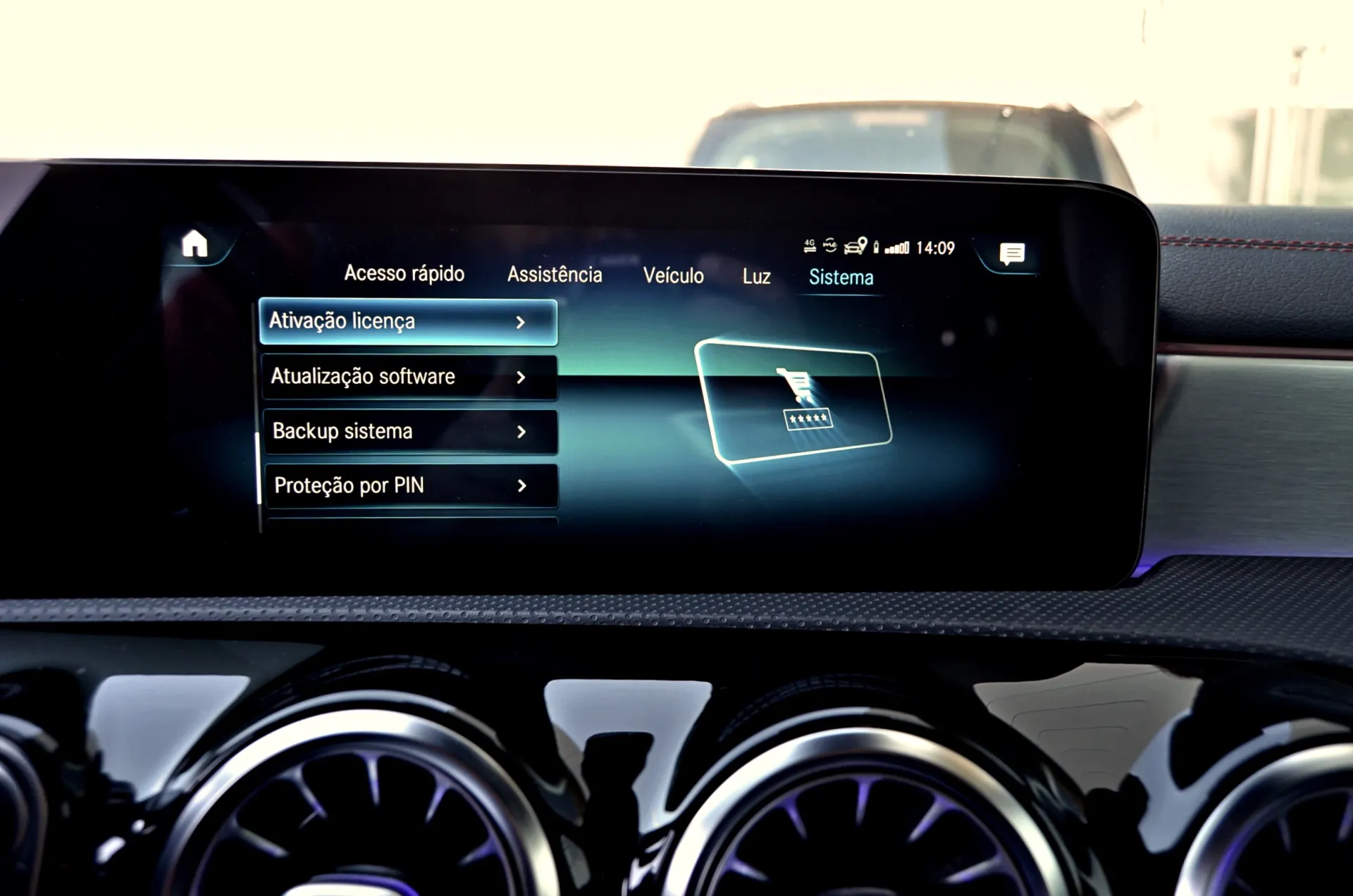 Mercedes-Benz CLA 250 e Shooting Brake AMG Line 42