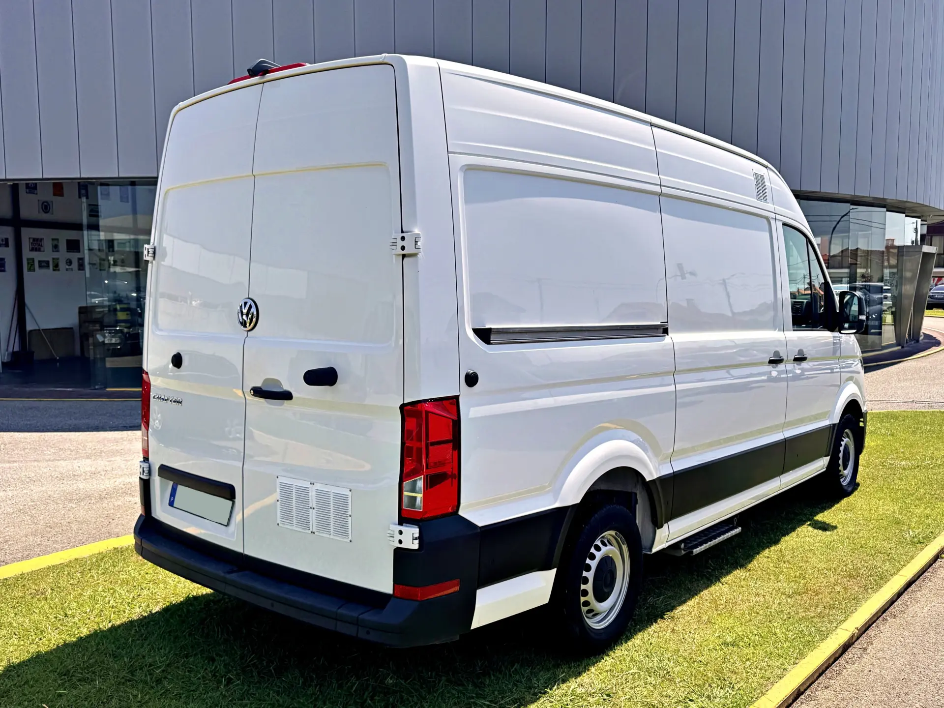 Volkswagen Crafter 35 2.0 TDI L3H2 36