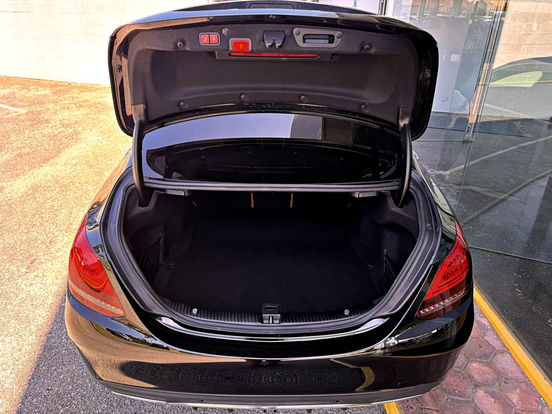 Mercedes-Benz C 220 d 9G-TRONIC AMG Line 38