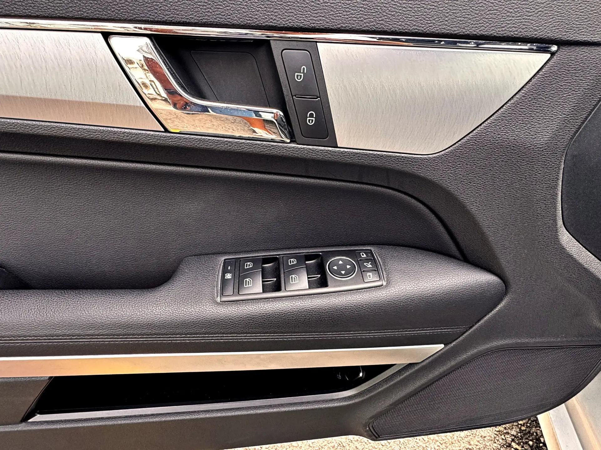 Mercedes-Benz E 220 CDi Avantgarde BlueEfficiency 11