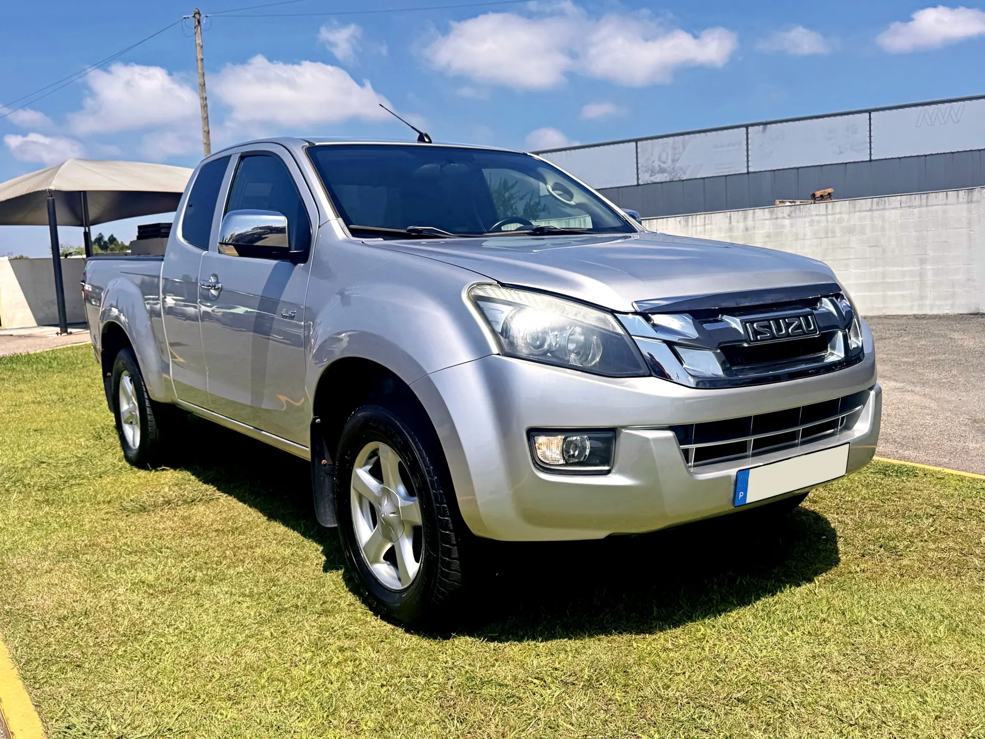 Isuzu D-Max 2.5 TD TwinTurbo 1
