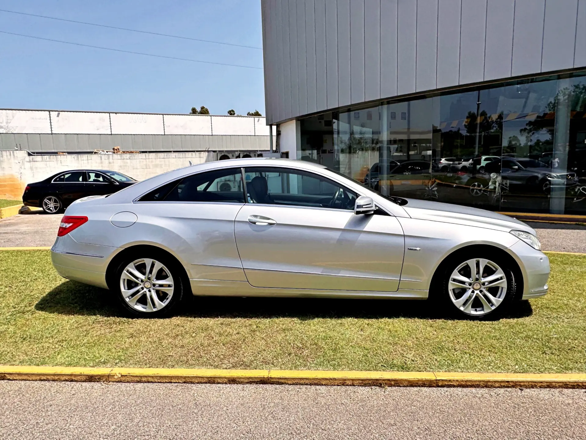 Mercedes-Benz E 220 CDi Avantgarde BlueEfficiency 29