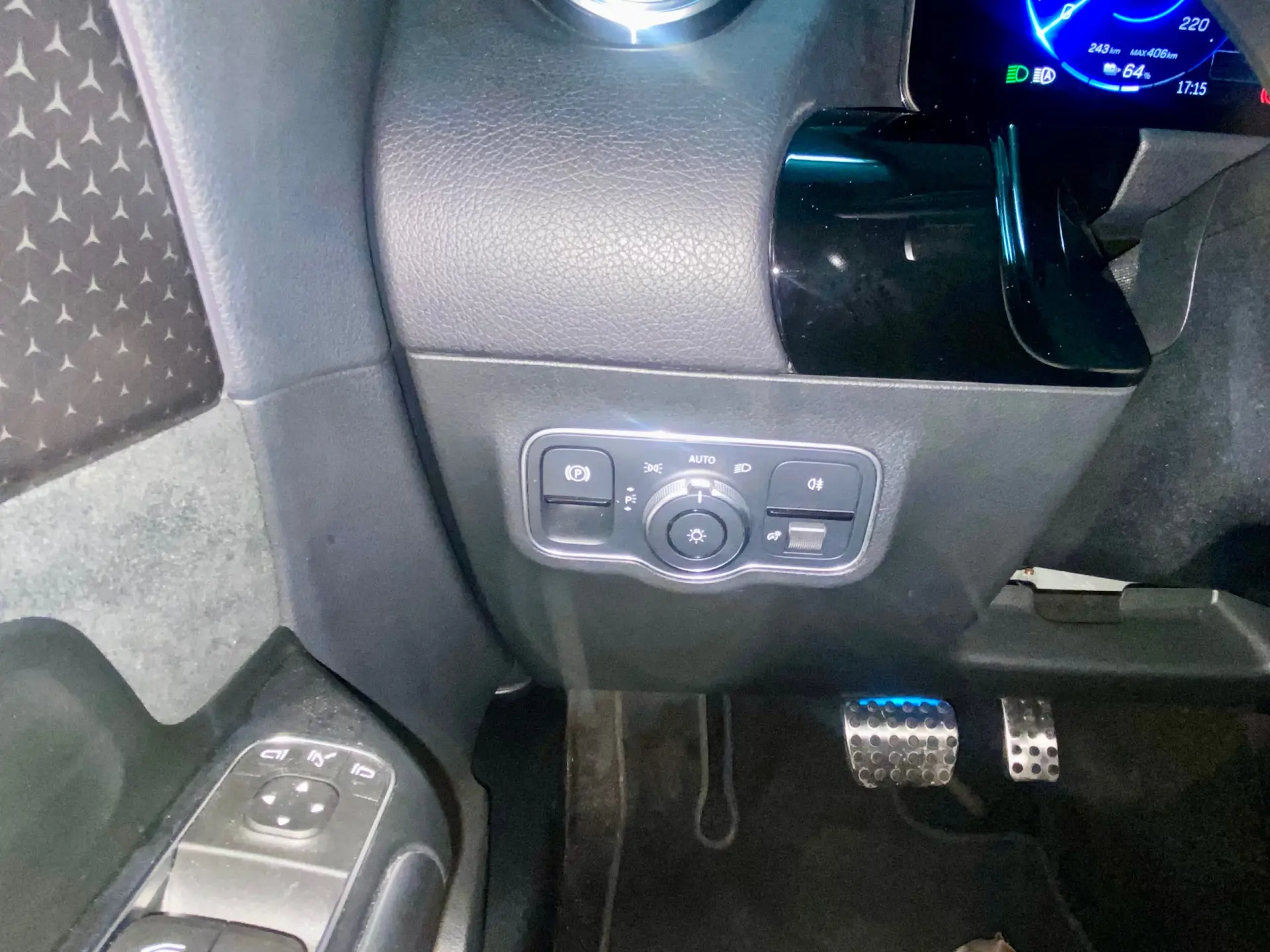 Mercedes-Benz EQA 250+ AMG Line 13