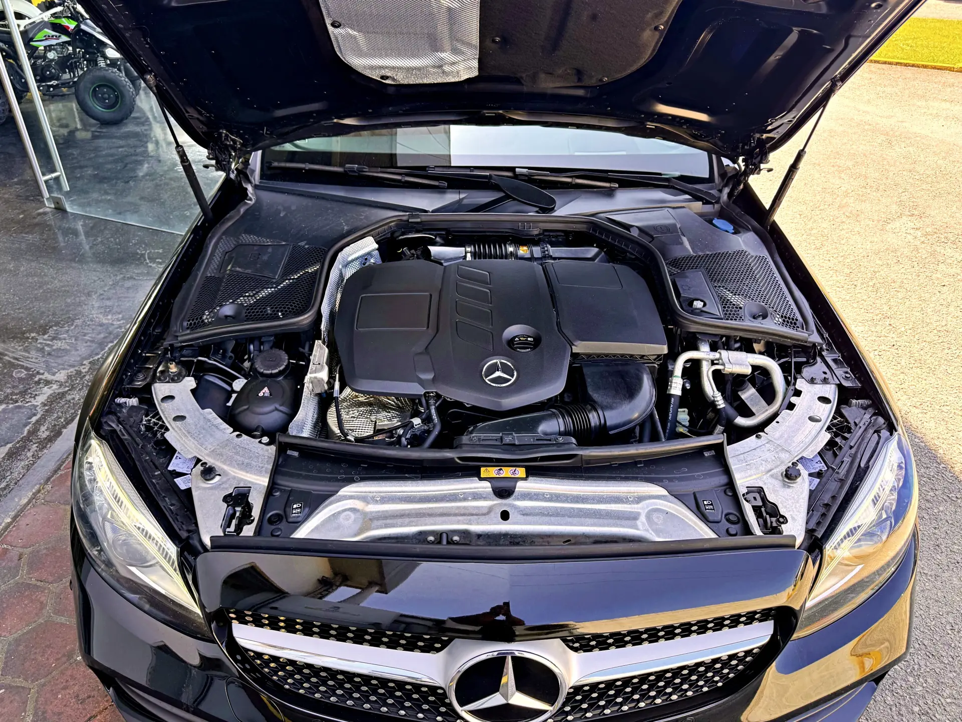Mercedes-Benz C 220 d 9G-TRONIC AMG Line 37