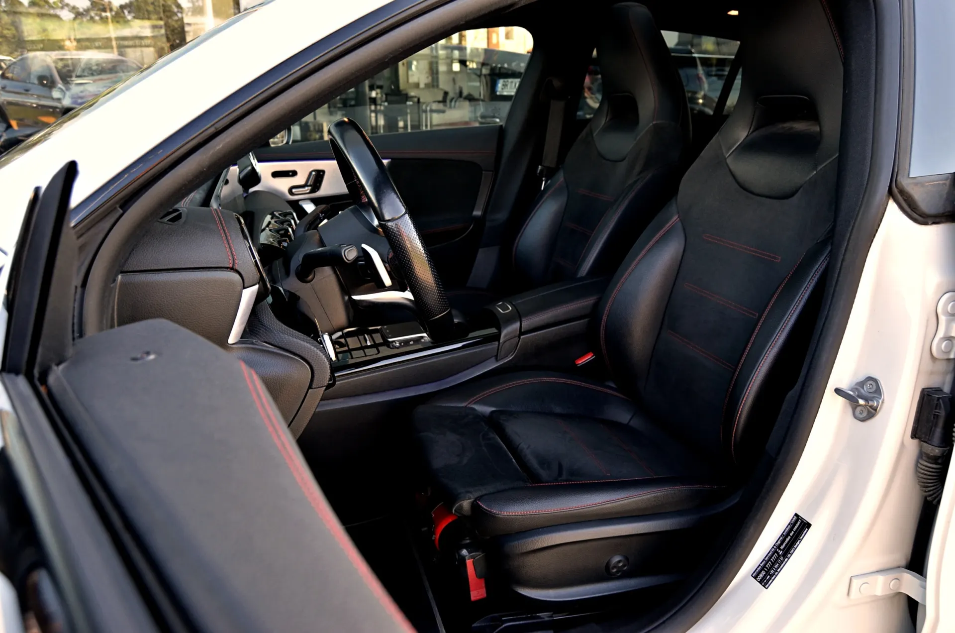 Mercedes-Benz CLA 250 e Shooting Brake AMG Line 8