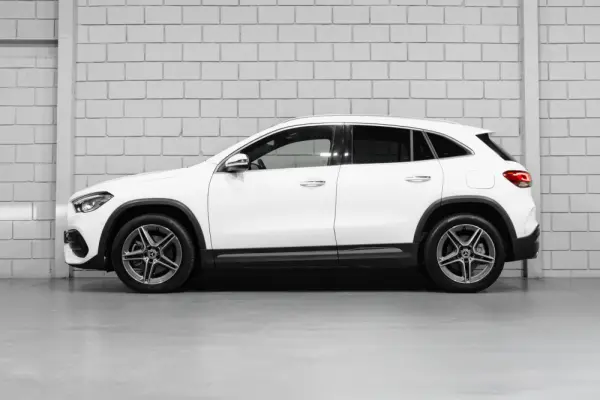 Mercedes-Benz GLA 250 e 8G-DCT AMG Line 3