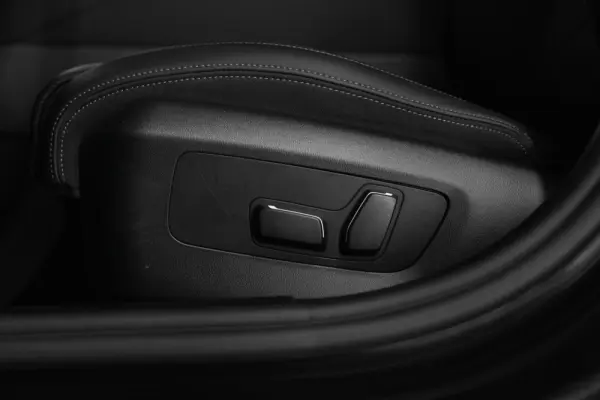 BMW 530 e Pack Desportivo M Pro 36