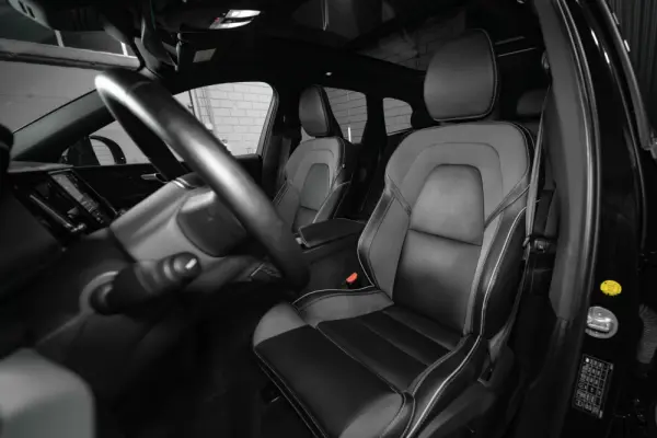 Volvo XC 60 2.0 T6 PHEV Black Edition 10