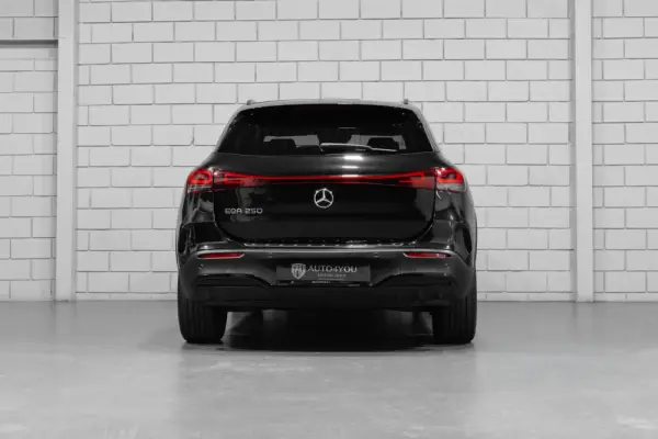 Mercedes-Benz EQA 250 AMG Line 43
