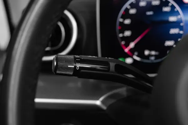 Mercedes-Benz C 300 e 9G-TRONIC Avantgarde Advanced 8