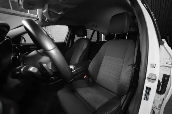 Mercedes-Benz C 300 Avantgarde 8