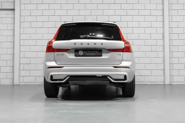 Volvo XC 60 2.0 T6 PHEV Black Edition 44