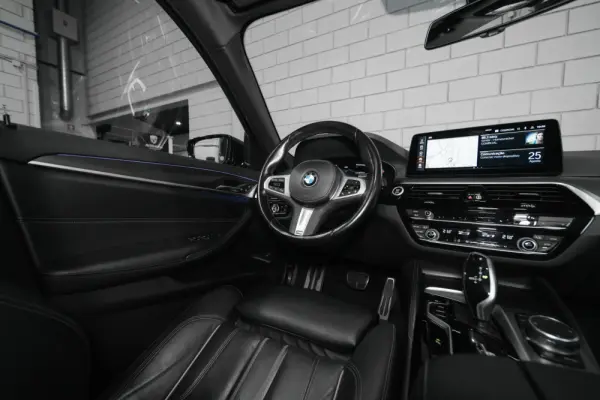 BMW 520 d Pack Desportivo M Auto 31