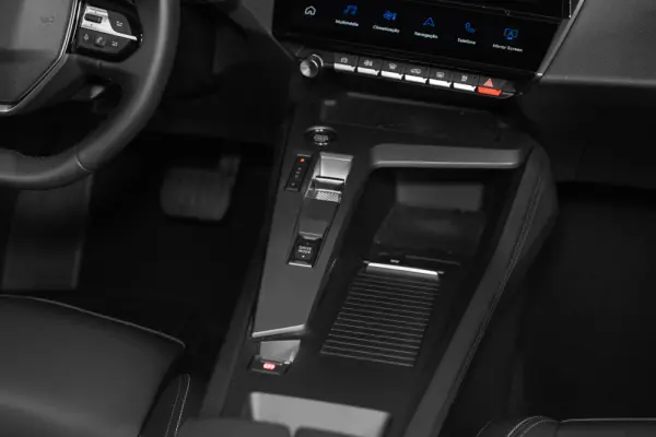 Peugeot 408 1.6 Hybrid Allure e-EAT8 34