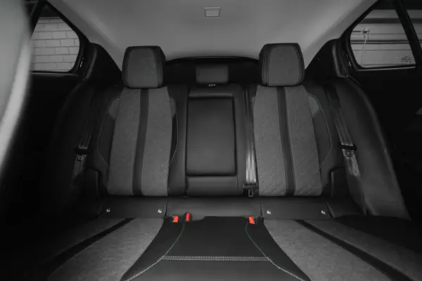 Peugeot 408 1.6 Hybrid Allure e-EAT8 9