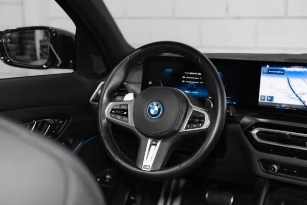 BMW 330 e Pack Desportivo M Auto 5