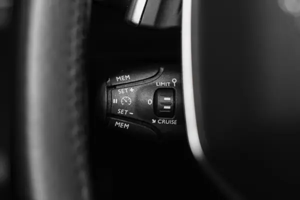 Peugeot 208 1.2 PureTech Allure Pack EAT8 8