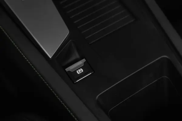 Peugeot 408 1.6 Hybrid GT e-EAT8 33