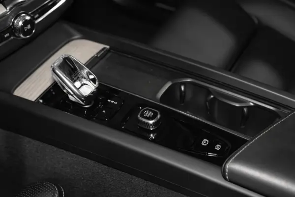 Volvo XC 60 2.0 T6 PHEV Black Edition 36