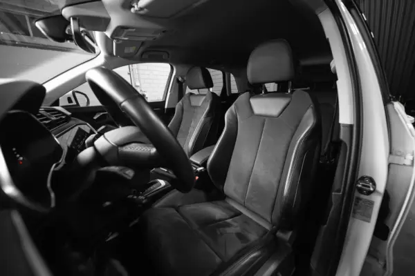 Audi Q3 45 TFSIe S line S tronic 10