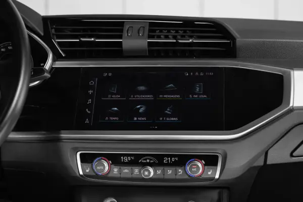 Audi Q3 45 TFSIe S line S tronic 15
