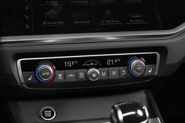 Audi Q3 45 TFSIe S line S tronic 25